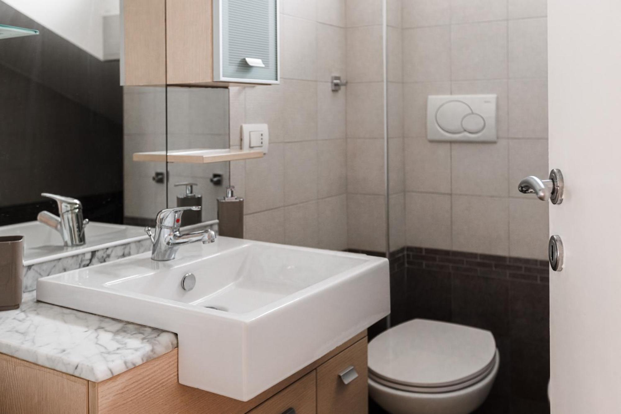 Casetta Ginevra - Close To Metro C Apartamento