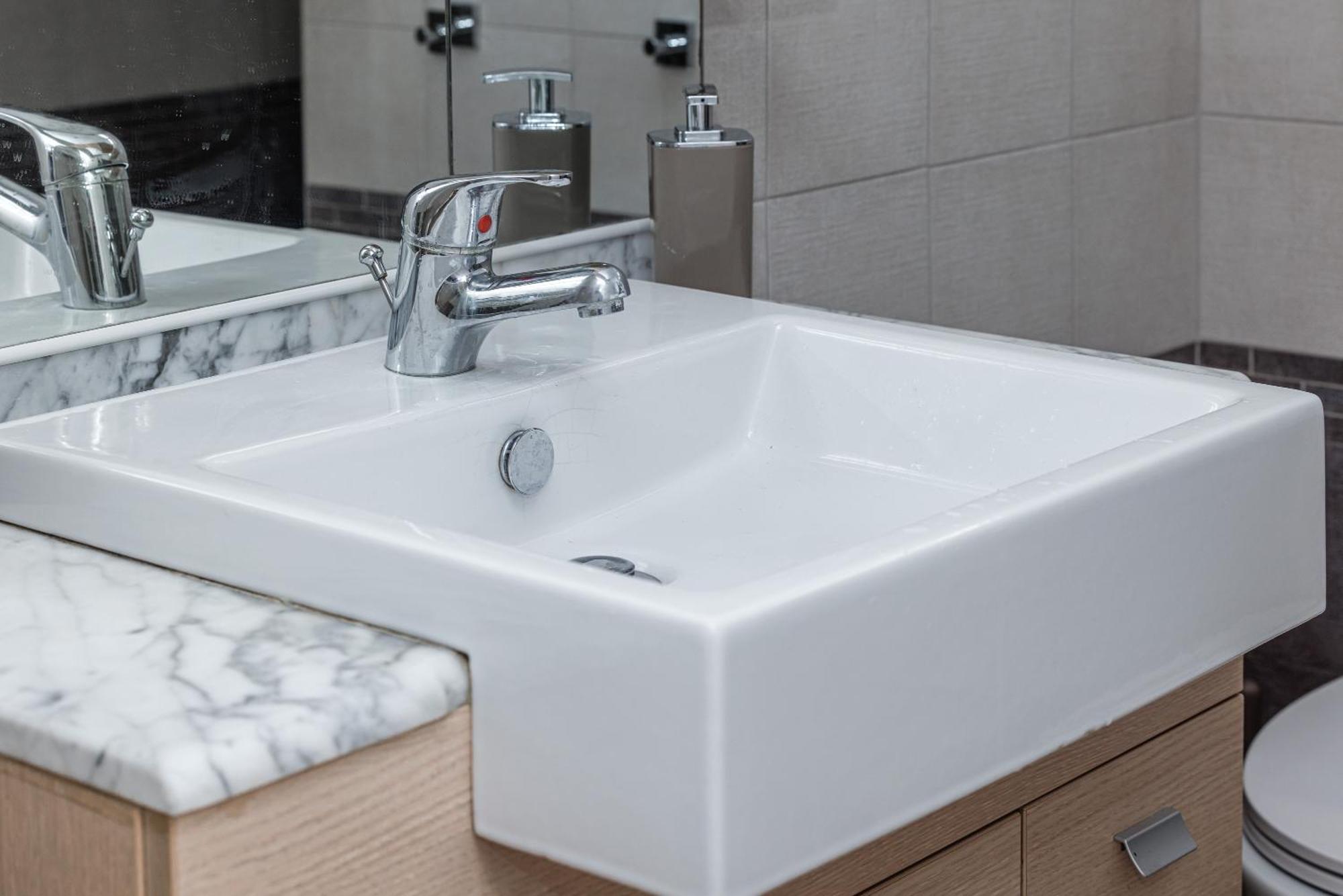 Casetta Ginevra - Close To Metro C Apartamento *